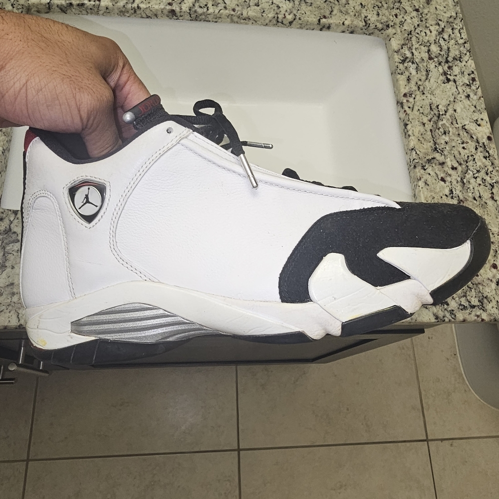 Jordan Retro 14 black toe